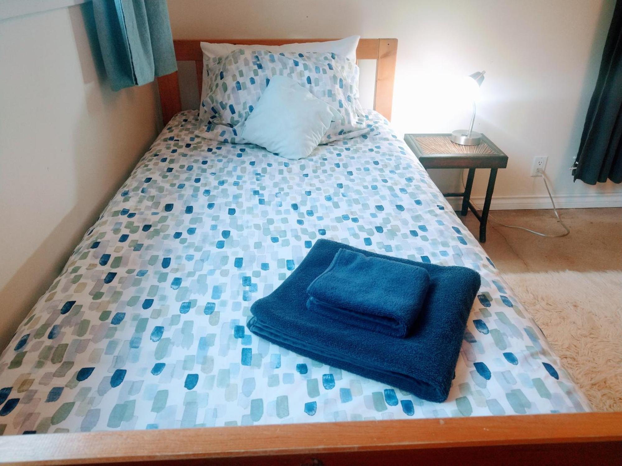 U Of A Homestay, Trails & Whyte Ave Эдмонтон Номер фото