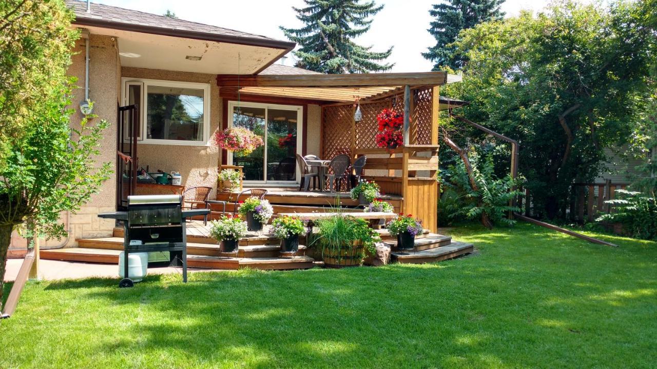 U Of A Homestay, Trails & Whyte Ave Эдмонтон Экстерьер фото