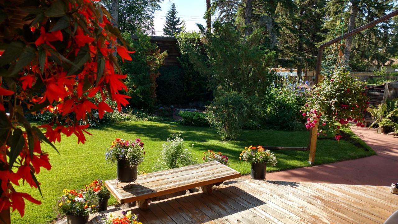 U Of A Homestay, Trails & Whyte Ave Эдмонтон Экстерьер фото